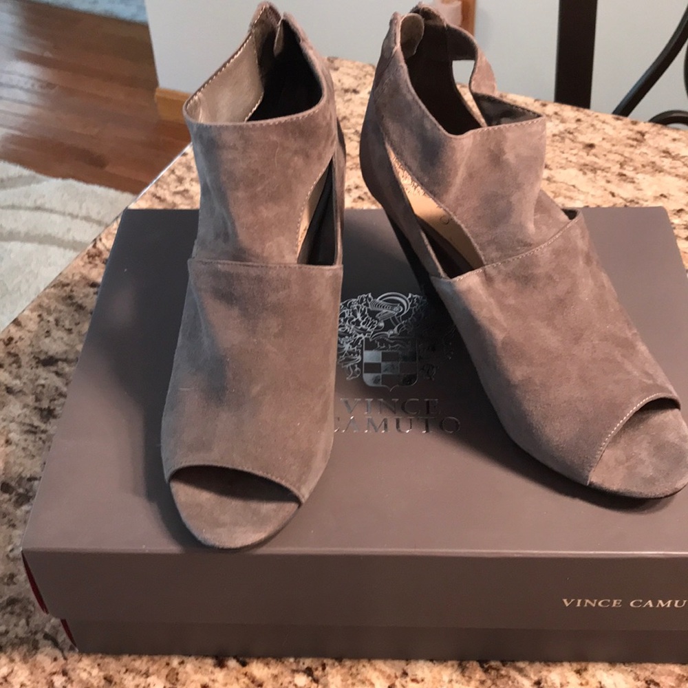 Vince Camuto peeptoe Sandals